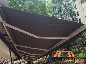 retractable-awning-installation-midas-awnings-singapore-commercial-sengkang-3