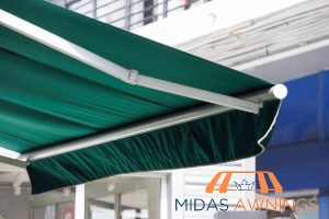 versatility-and-flexibility-what-are-the-pros-and-cons-of-installing-retractable-awning-in-singapore-retractable-awnings-midas-awnings-singapore