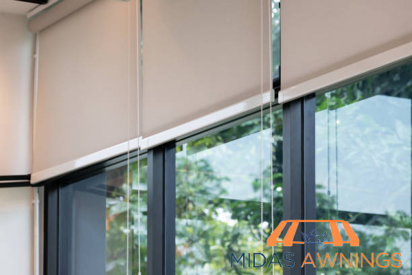 vertical-roller-blinds-img-midas-awnings-singapore