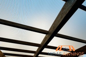 checking-support-structure-5-essential-diy-cleaning-and-maintenance-tips-for-polycarbonate-roofing-midas-awning-singapore