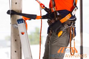 safety-during-installation-why-is-hiring-a-professional-for-polycarbonate-awning-installation-in-singapore-essential-polycarbonate-roof-midas-awnings-singapore