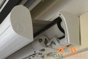 adjustments-what-to-expect-when-working-with-a-professional-awning-contractor-midas-awnings-singapore