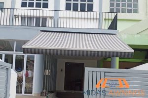 choose-mold-resistant-materials-9-top-tips-to-prevent-mold-and-mildew-on-your-retractable-awning-after-an-awning-replacement-midas-awnings-singapore