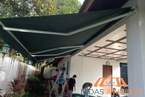9 Essential Qualities to Look for in a Reliable Awning Contractor in Singapore 2 experience-in-the-industry-9-essential-qualities-to-look-for-in-a-reliable-awning-contractor-midas-awnings-singapore