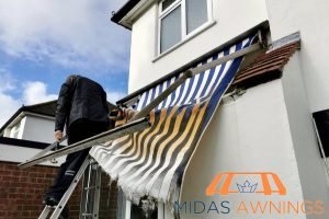 professional-repairs-vs-diy-solutions-addressing-water-leaks-awning-leak-repair-tips-for-singaporean-home-owners-awnings-midas-awnings-singapore