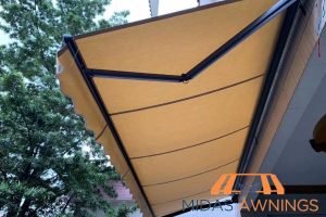 wobbly-frame-9-key-indicators-your-retractable-awning-needs-repair-awning-repair-midas-awnings-singapore