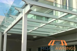 aesthetic-appeal-laminated-glass-roofs-polycarbonate-roofs-vs-laminated-glass-roofs-in-singapore-which-is-better-plycarbonated-roofing-midas-awnings-singapore