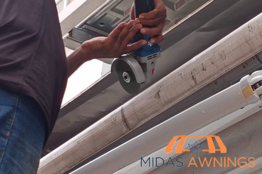 contractor-installement-retractable-awning-replacement-services-midas-awning-singapore