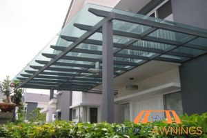 noise-reduction-laminated-glass-roofs-polycarbonate-roofs-vs-laminated-glass-roofs-in-singapore-which-is-better-plycarbonated-roofing-midas-awnings-singapore