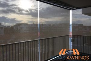 weather-conditions-motorized-vs-manual-outdoor-blinds-in-singapore-which-one-is-right-for-you-outdoor-blinds-midas-awnings-singapore