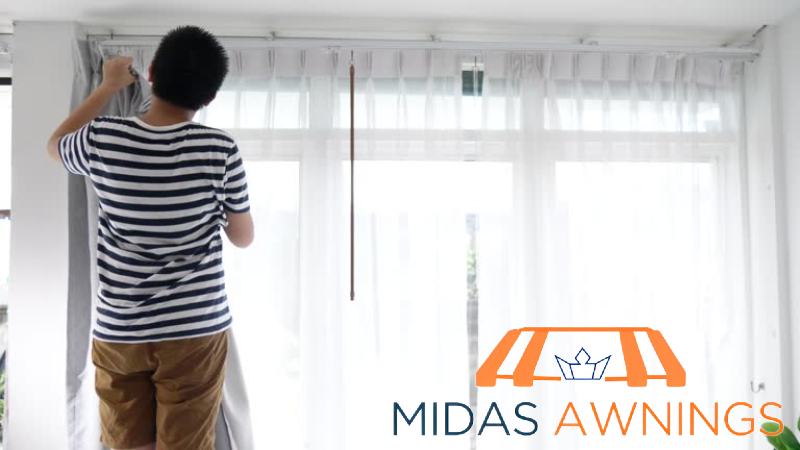 featured-should-you-opt-for-professional-wall-mounted-or-ceiling-mounted-rail-installation-curtain-rail-installation-midas-awnings-singapore