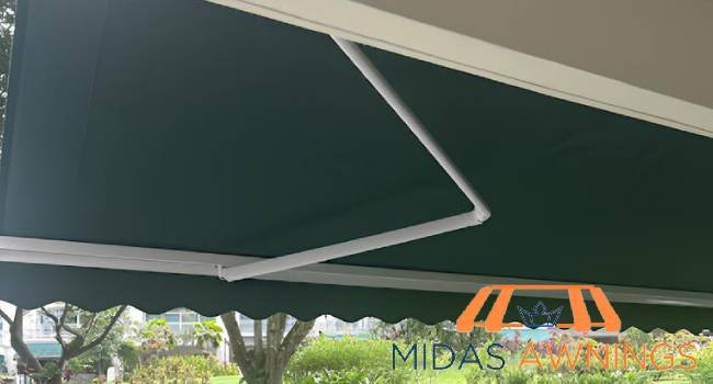retractable-awning-installation-services-midas-awnings-singapore-landed-newton-1