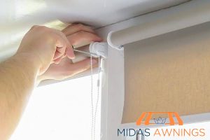 Outdoor Blinds Installation in Singapore: Should You DIY or Hire Professionals 7 simple-manual-model-expert-precision-and-proper-fit-outdoor-blinds-installation-in-singapore-should-you-diy-or-hire-professionals-outdoor-blinds-midas-awnings-singapore